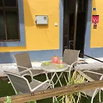Charming House In With Garden *