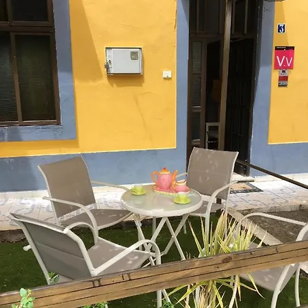 Charming House In With Garden *