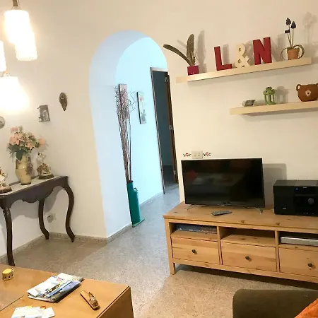 Charming House In With Garden * 特罗尔