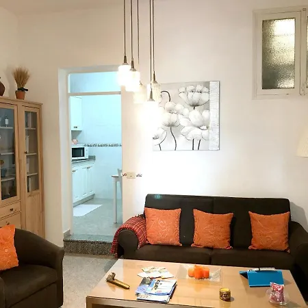 度假居 Charming House In With Garden 特罗尔