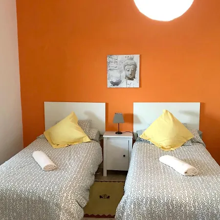 Charming House In With Garden *